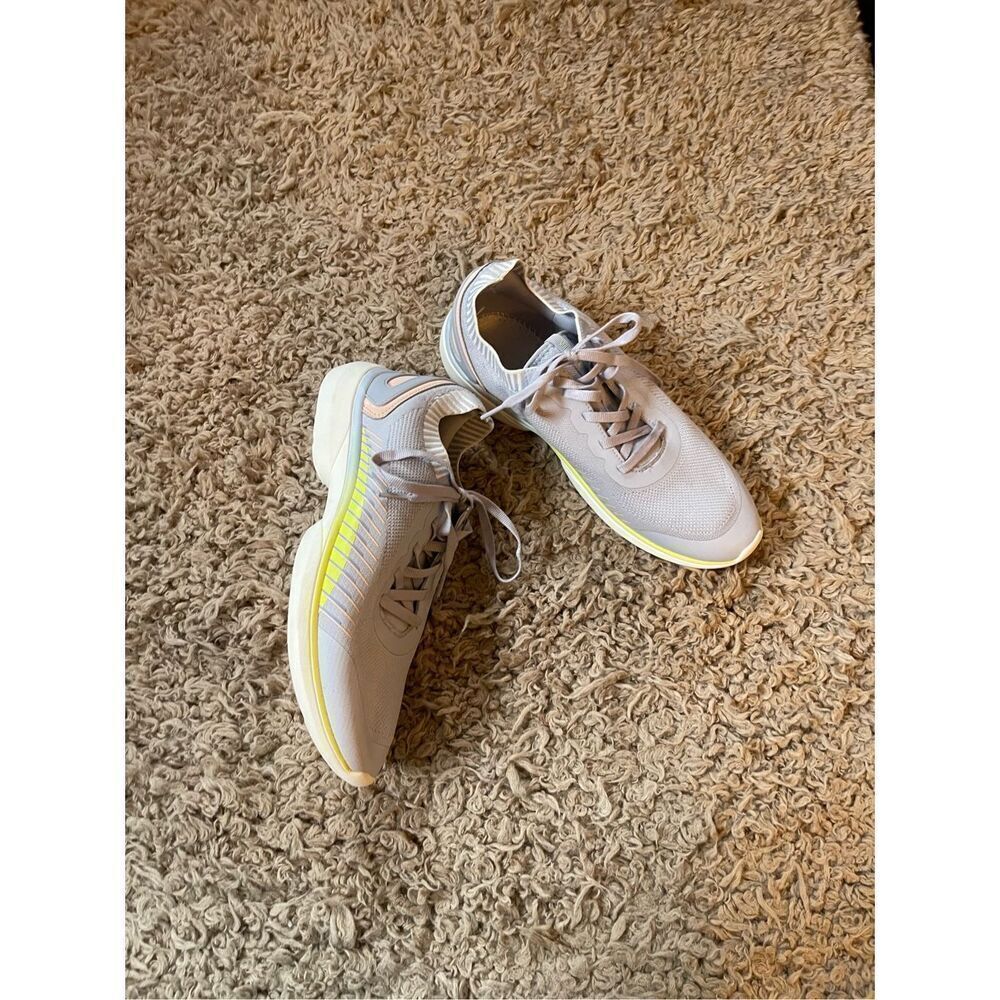 NEW‎ Vionic Women's Active Sneakers- Supportive Walking Shoes 10